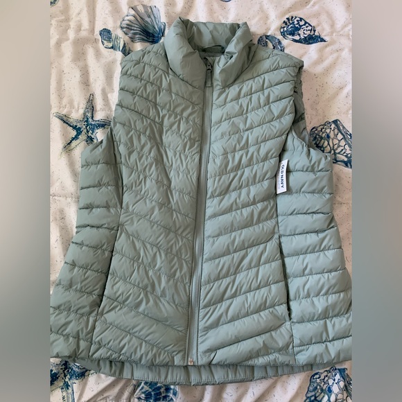 Old Navy Jackets & Blazers - Old Navy Women's Quilted Vest Size Large NWT
